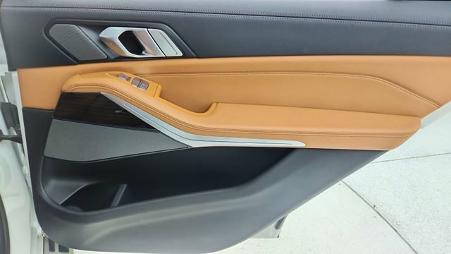 Used 2021 BMW X7 xDrive40i w/ M Sport Package image 28