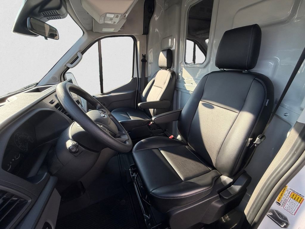 Used 2024 Ford Transit 250 148 Medium Roof Extended AWD image 4