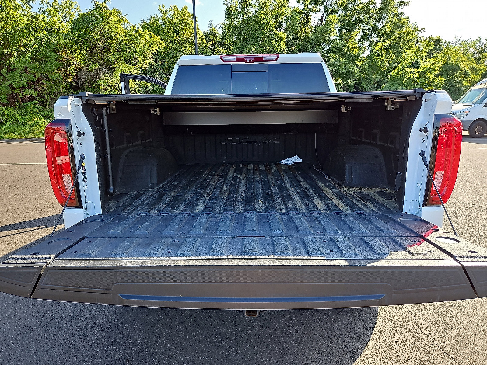 Used 2022 GMC Sierra 1500 AT4X image 29