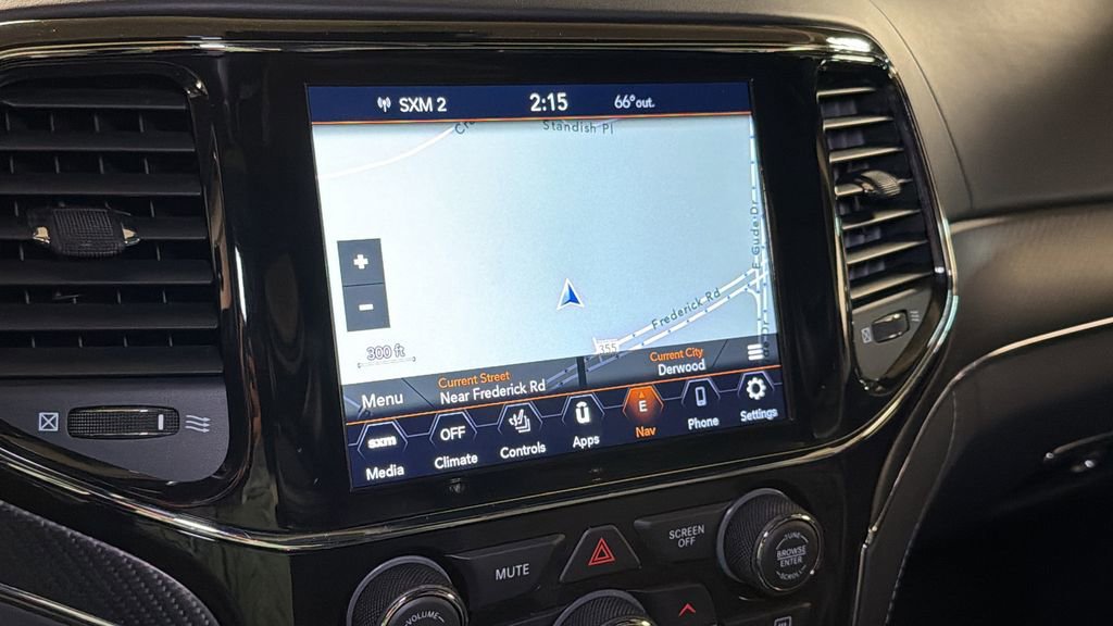 Used 2021 Jeep Grand Cherokee SRT image 25