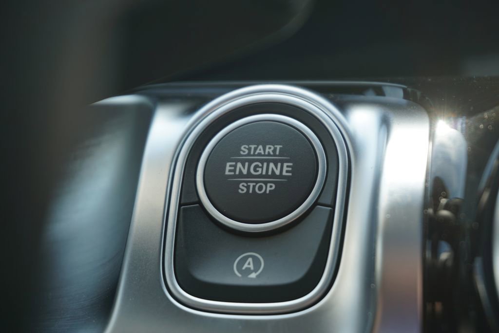 New 2025 Mercedes-Benz GLB 250 4MATIC image 32