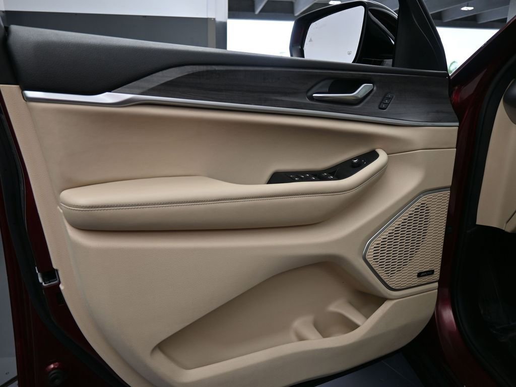 Used 2021 Jeep Grand Cherokee L Limited image 17