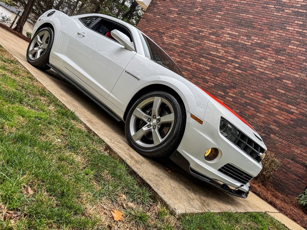 Used 2010 Chevrolet Camaro SS w/ RS Package RWD image 28