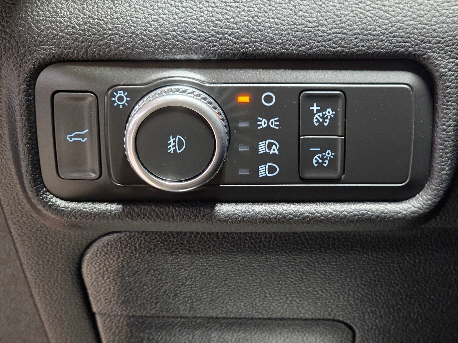 Used 2021 Ford Explorer XLT w/ Equipment Group 202A image 36