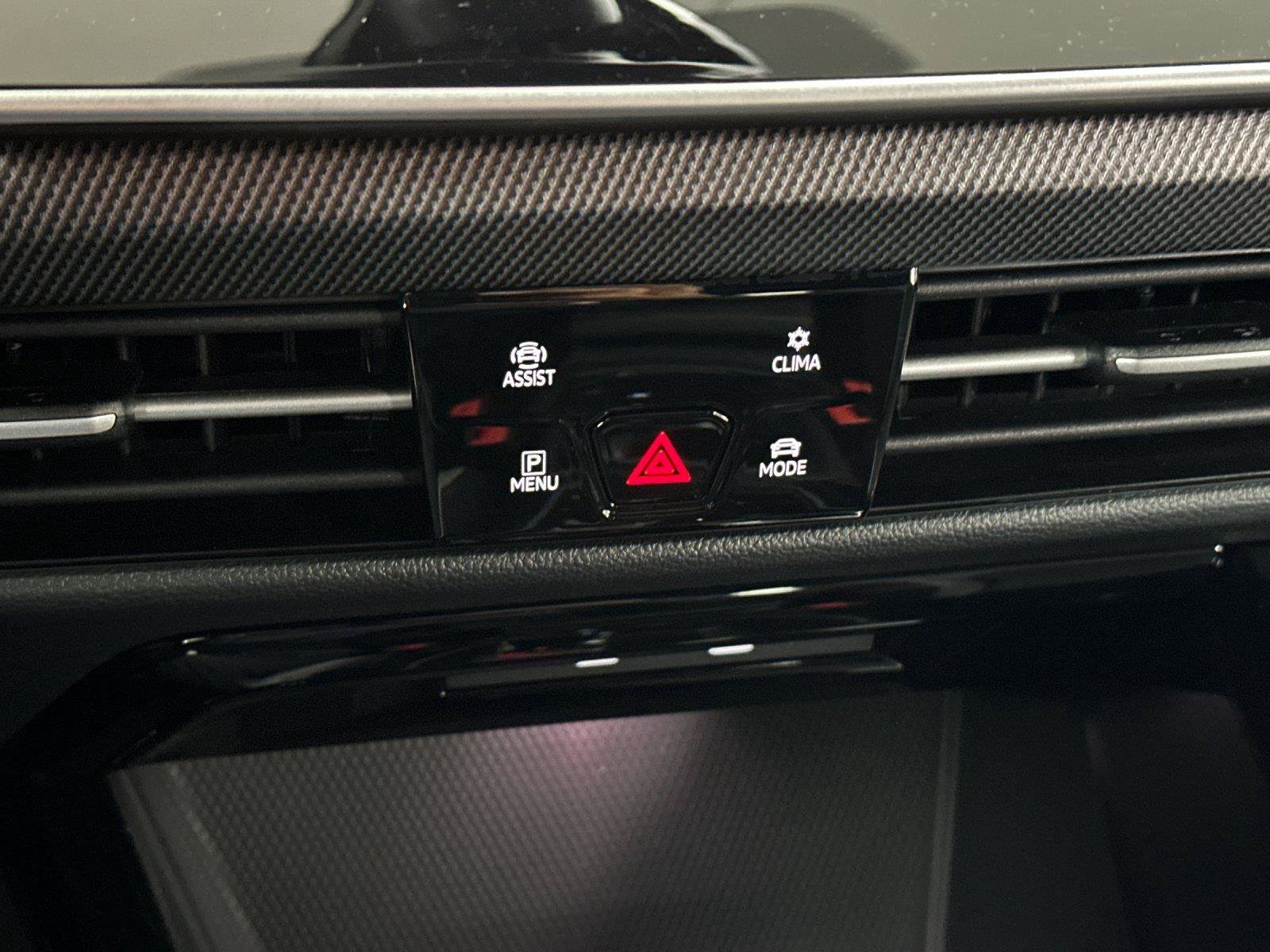 Used 2025 Volkswagen GTI SE FWD image 20