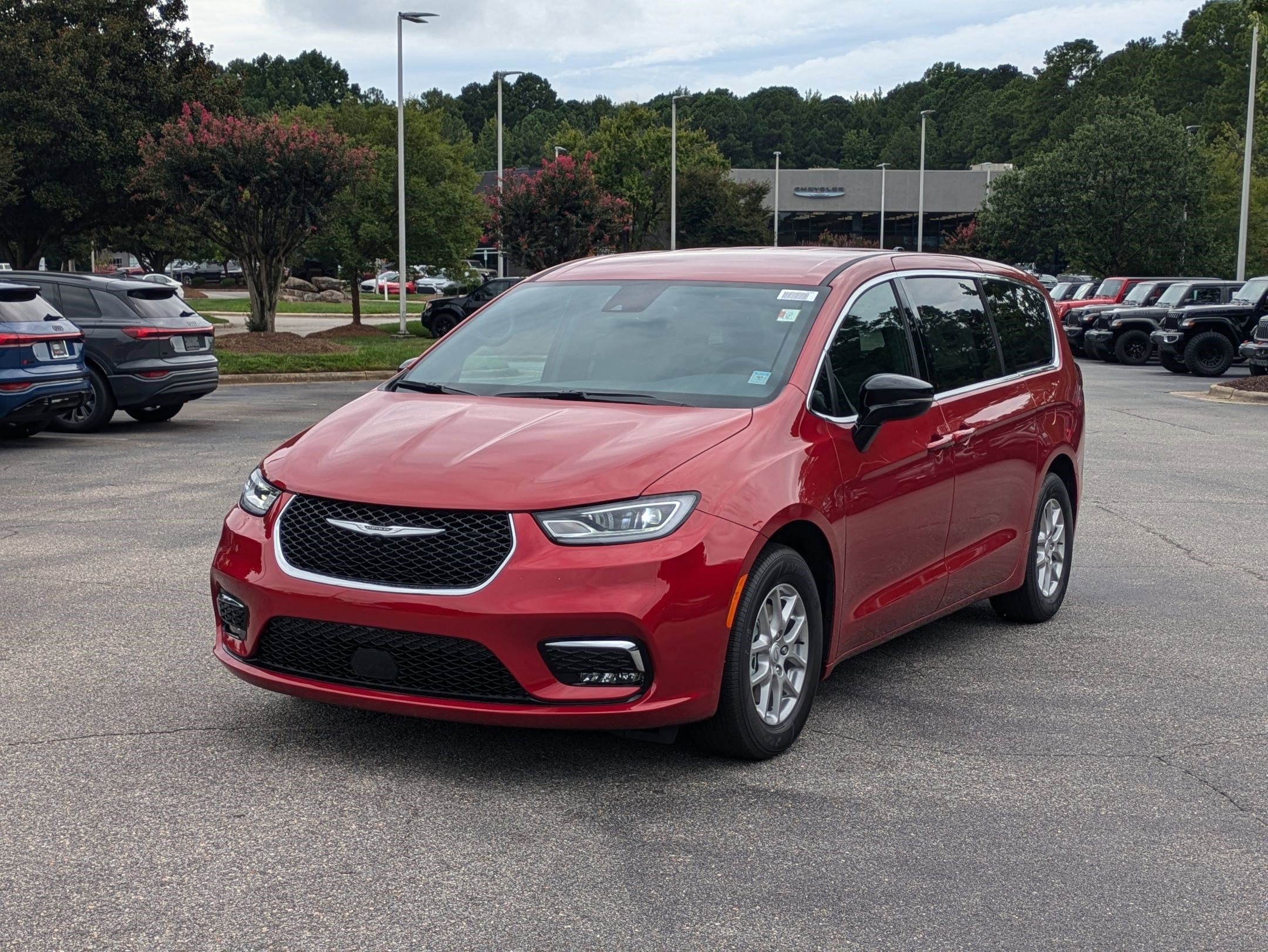 New 2026 Chrysler Pacifica Select