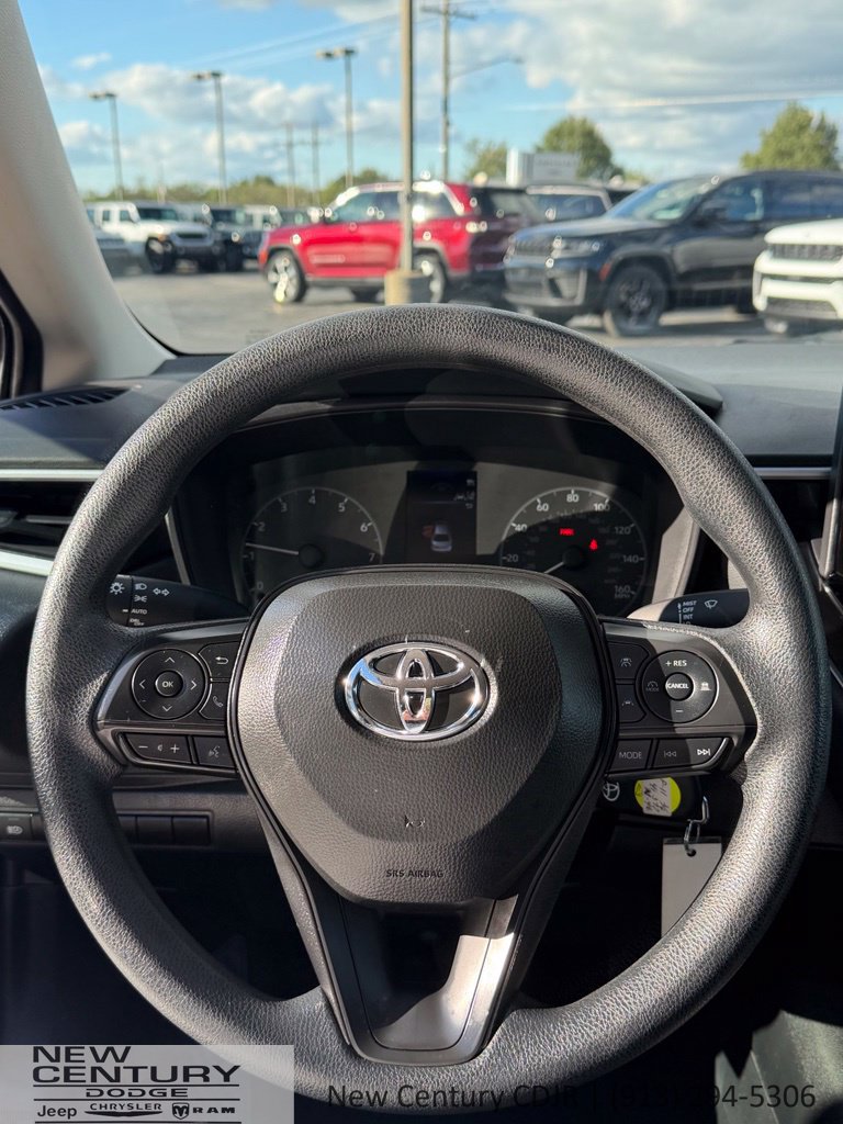 Used 2025 Toyota Corolla LE FWD image 16