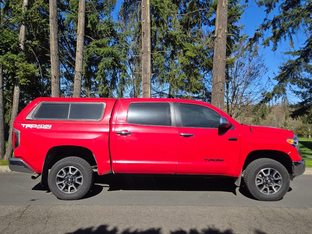 Used 2014 Toyota Tundra Limited w/ Limited Premium Package image 3