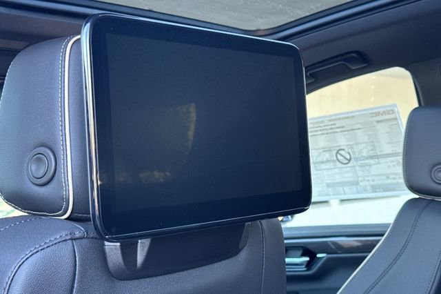 New 2026 GMC Yukon XL Elevation w/ Elevation Premium Package image 17