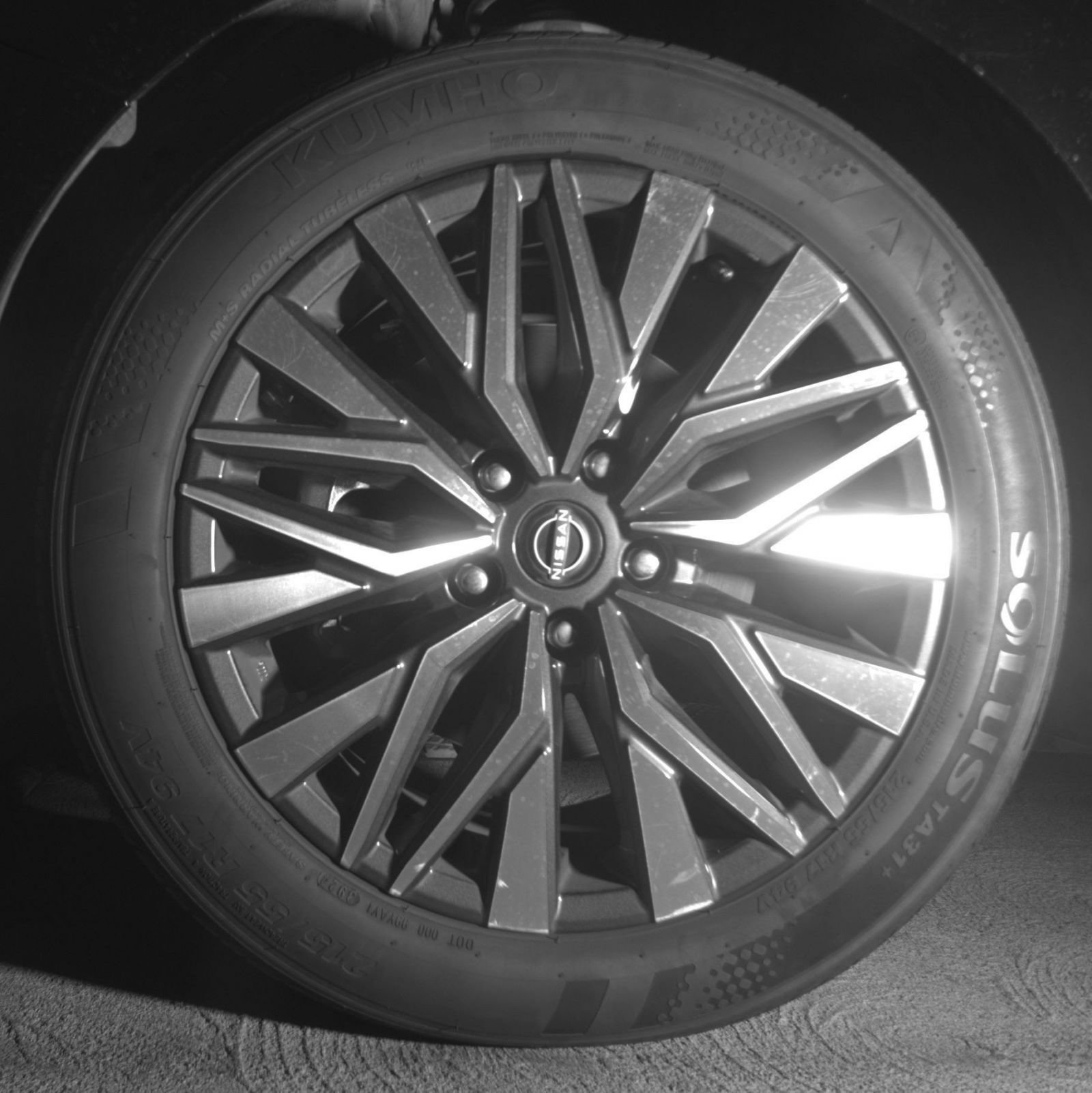 Used 2025 Nissan Altima 2.5 SV FWD image 14