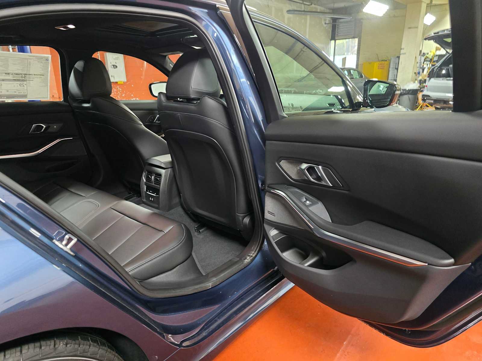 Used 2026 BMW 330i xDrive Sedan w/ M Sport Package AWD/4WD image 15