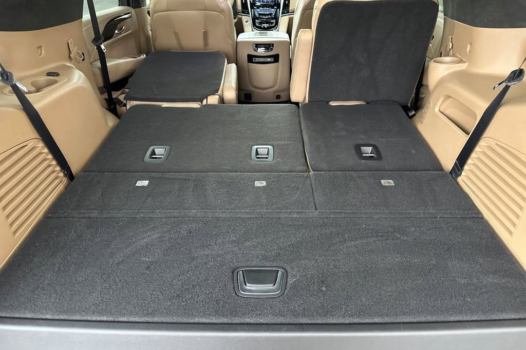 Used 2020 Cadillac Escalade Platinum AWD/4WD image 17