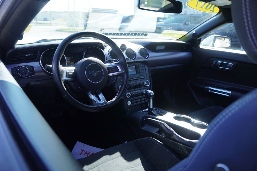 Used 2017 Ford Mustang EcoBoost image 11