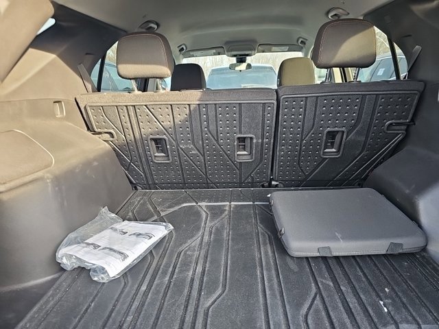 Used 2024 Chevrolet Equinox LT w/ LPO, Floor Liner Package image 9