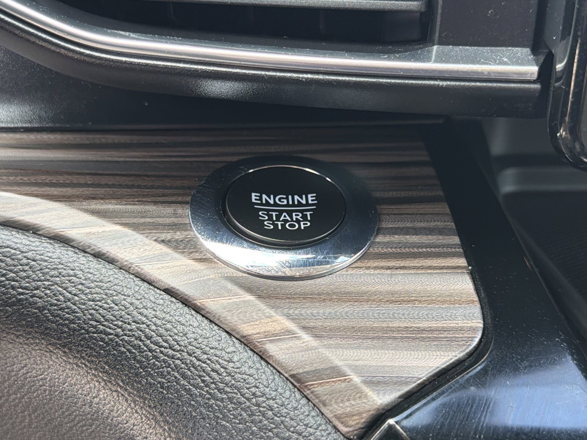 Certified 2023 Ford Explorer Limited image 7