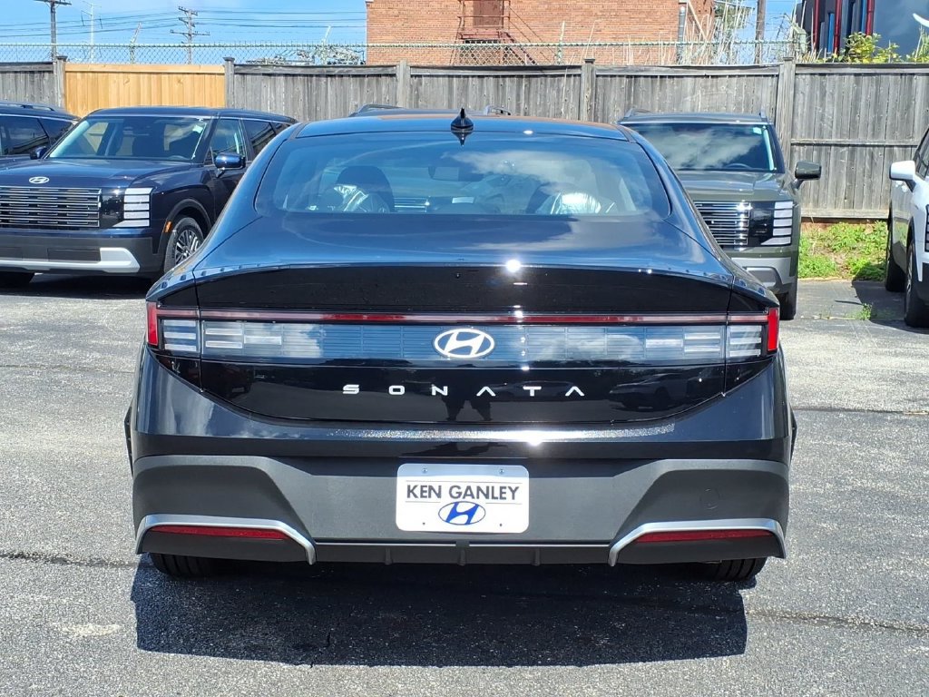 New 2026 Hyundai Sonata SE FWD image 4
