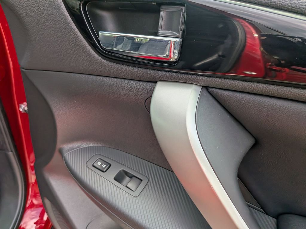 Used 2025 Mitsubishi Eclipse Cross SE image 33