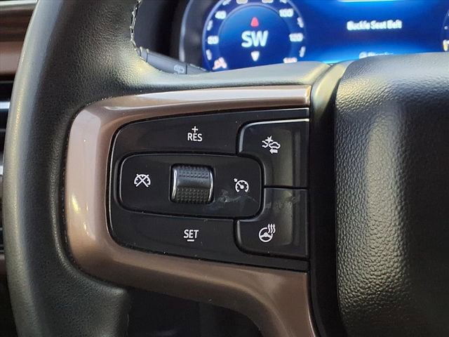 Used 2023 Chevrolet Suburban High Country image 14