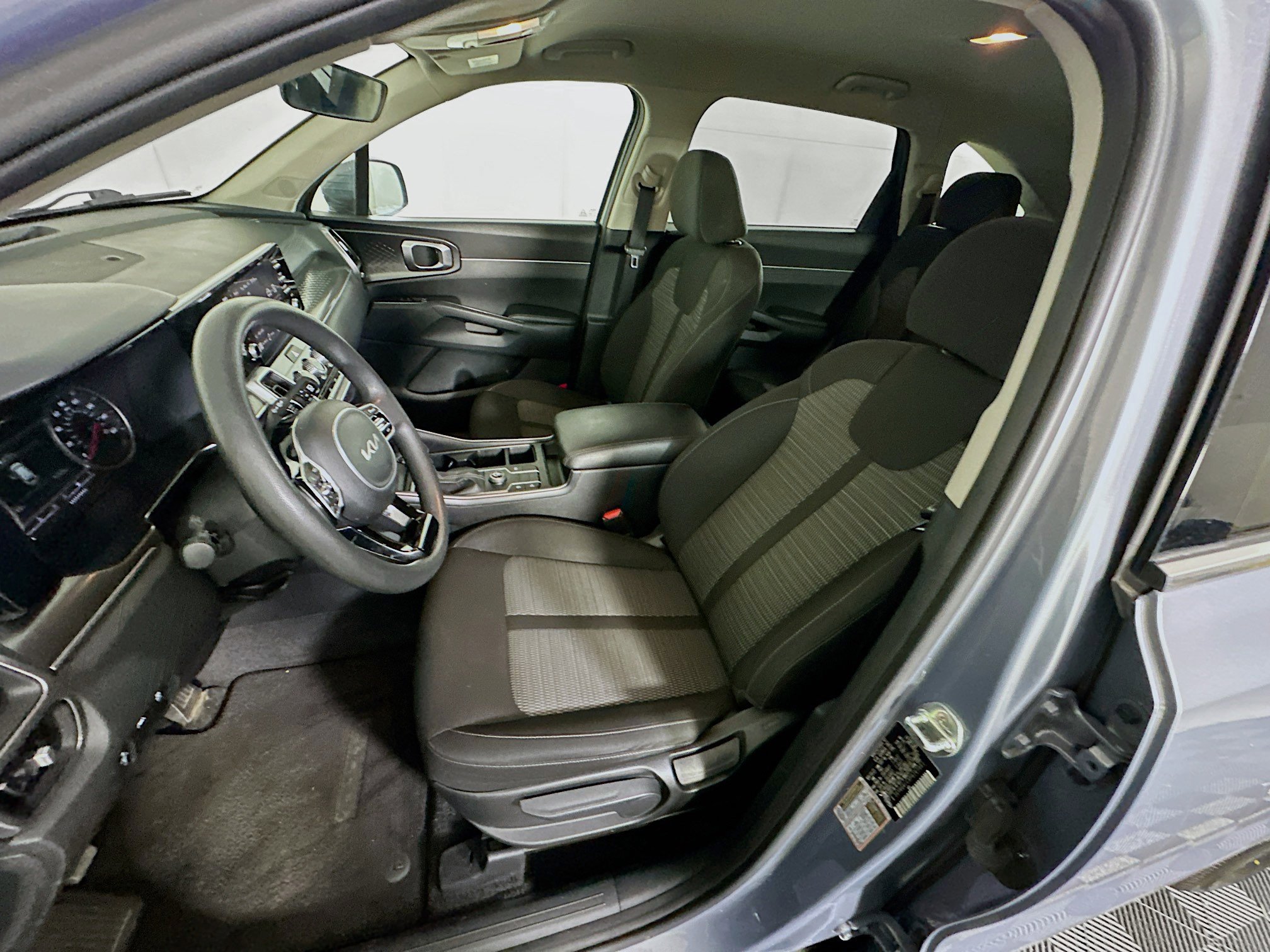 Used 2023 Kia Sorento LX image 13