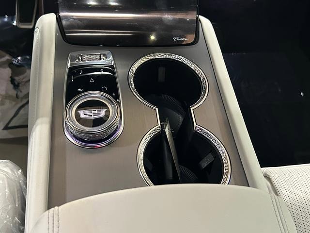 New 2026 Cadillac Vistiq Luxury w/ LPO, Floor Liner Package image 16