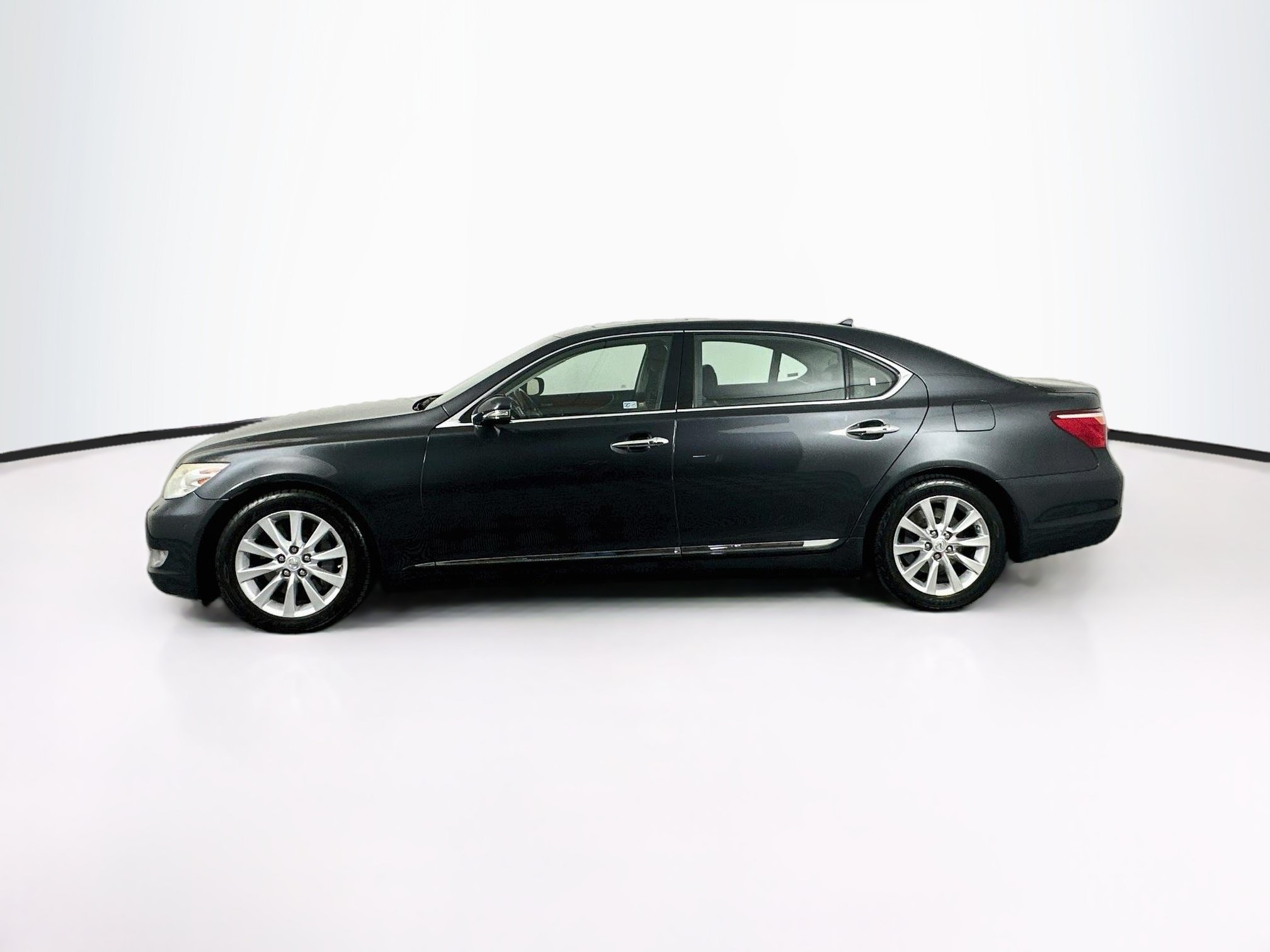 Used 2011 Lexus LS 460 L w/ Luxury Pkg AWD/4WD image 4