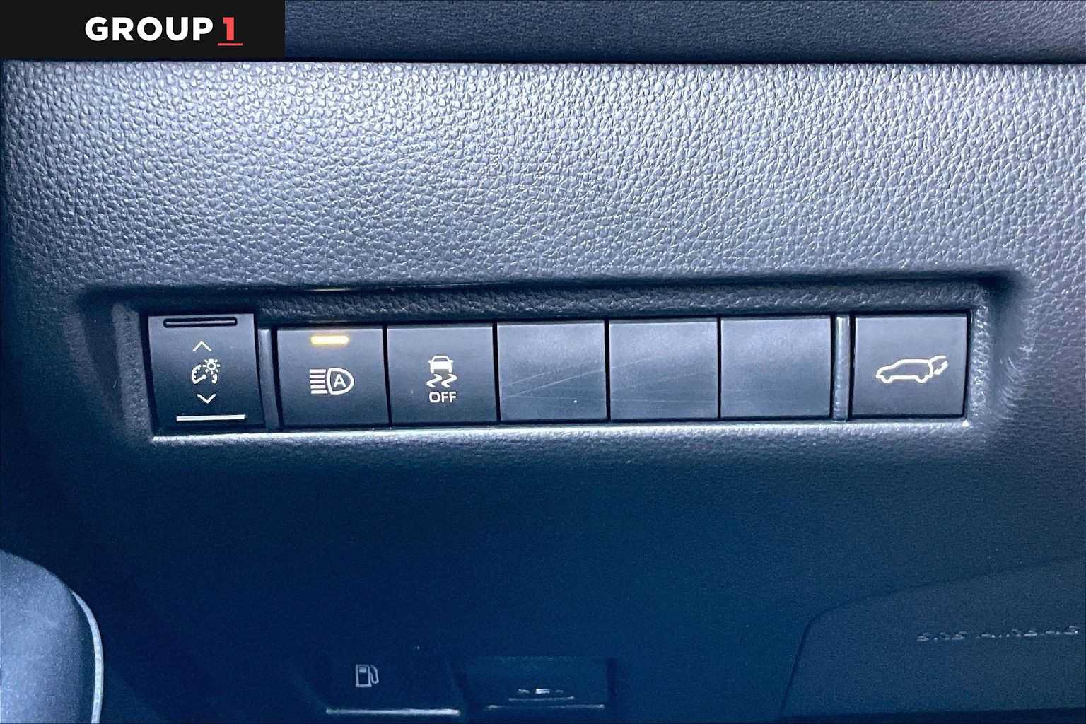 Used 2023 Toyota Venza LE AWD/4WD image 35