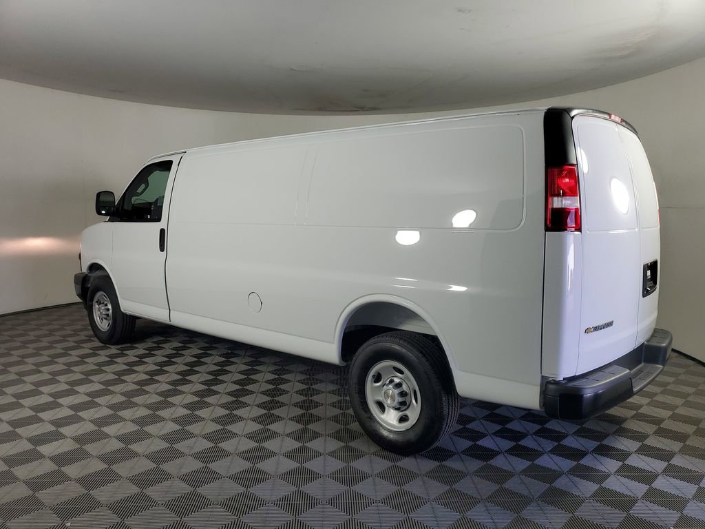 New 2026 Chevrolet Express 3500 Extended RWD image 6