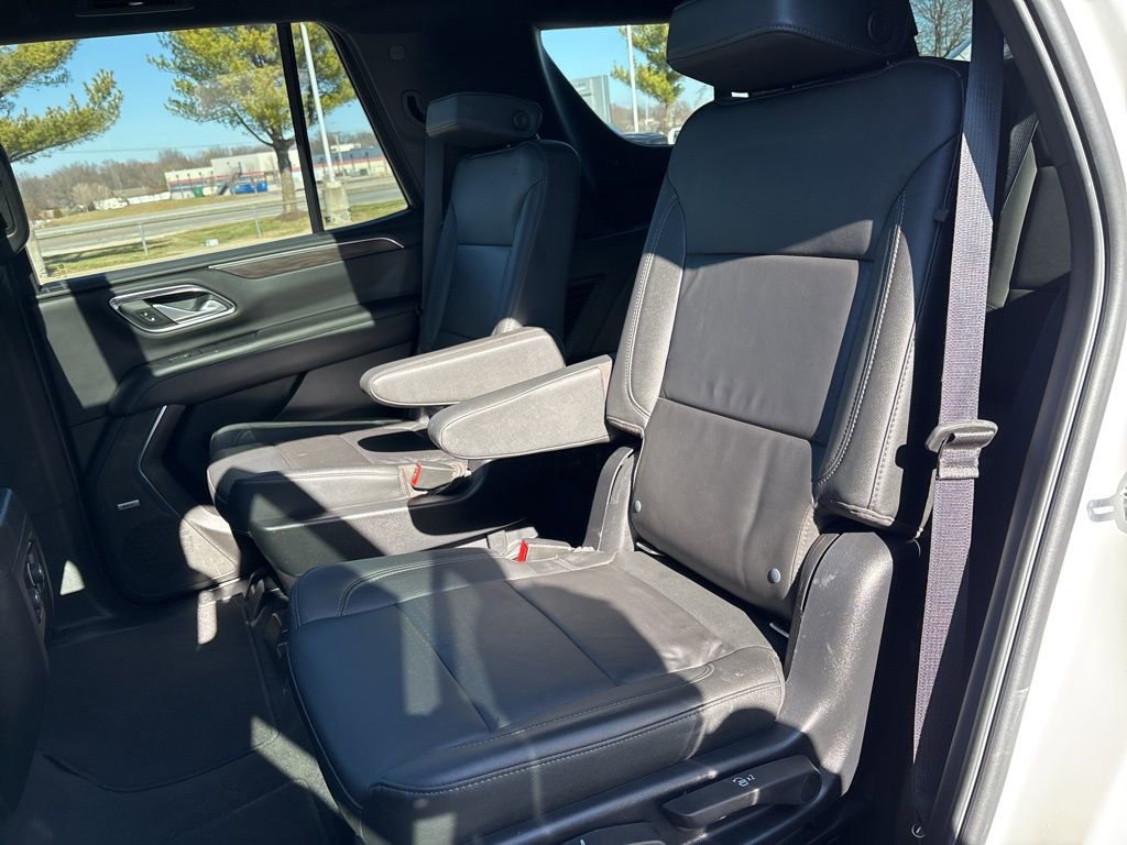 Used 2022 Chevrolet Tahoe Z71 w/ Luxury Package AWD/4WD image 48