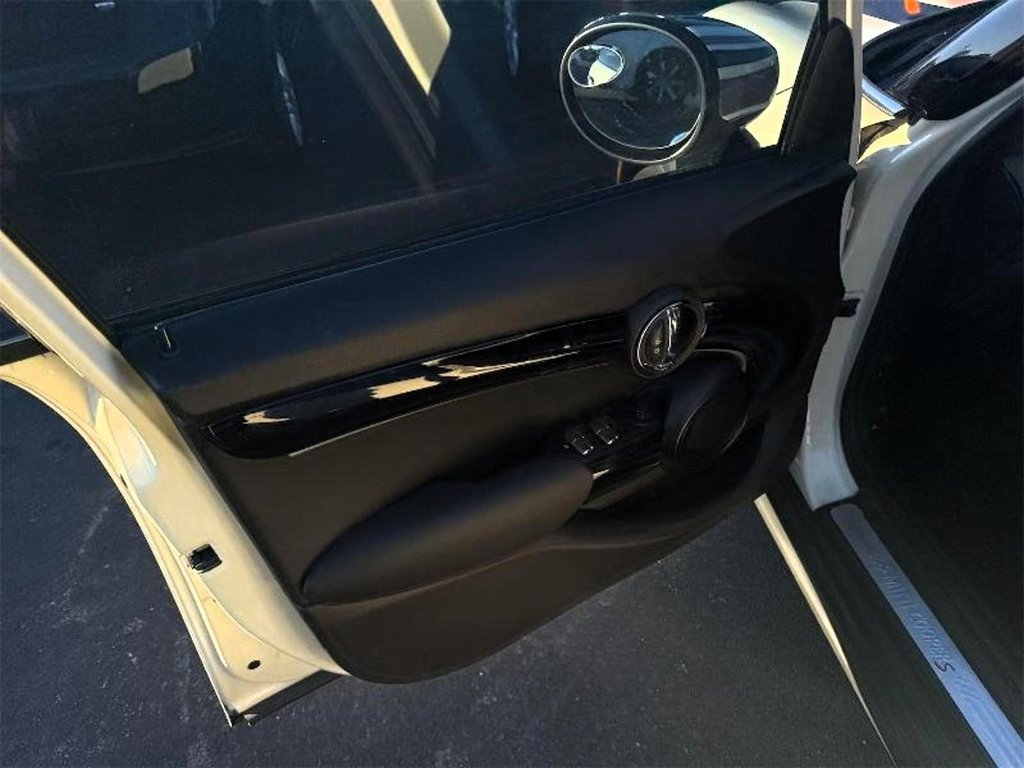 Used 2022 MINI Cooper S image 16