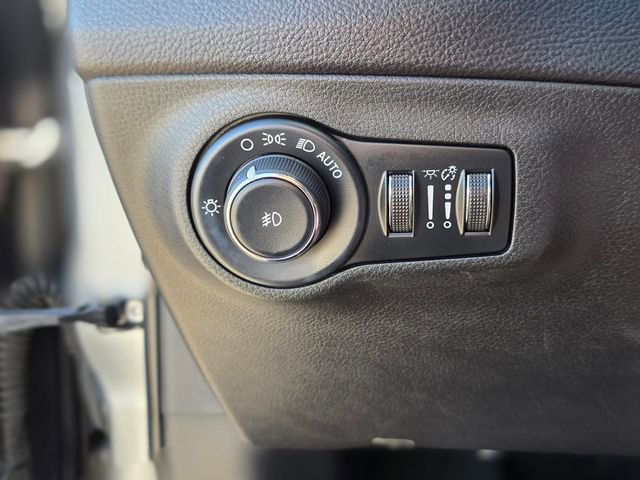 Used 2018 Jeep Compass Limited w/ Navigation Group FWD image 35