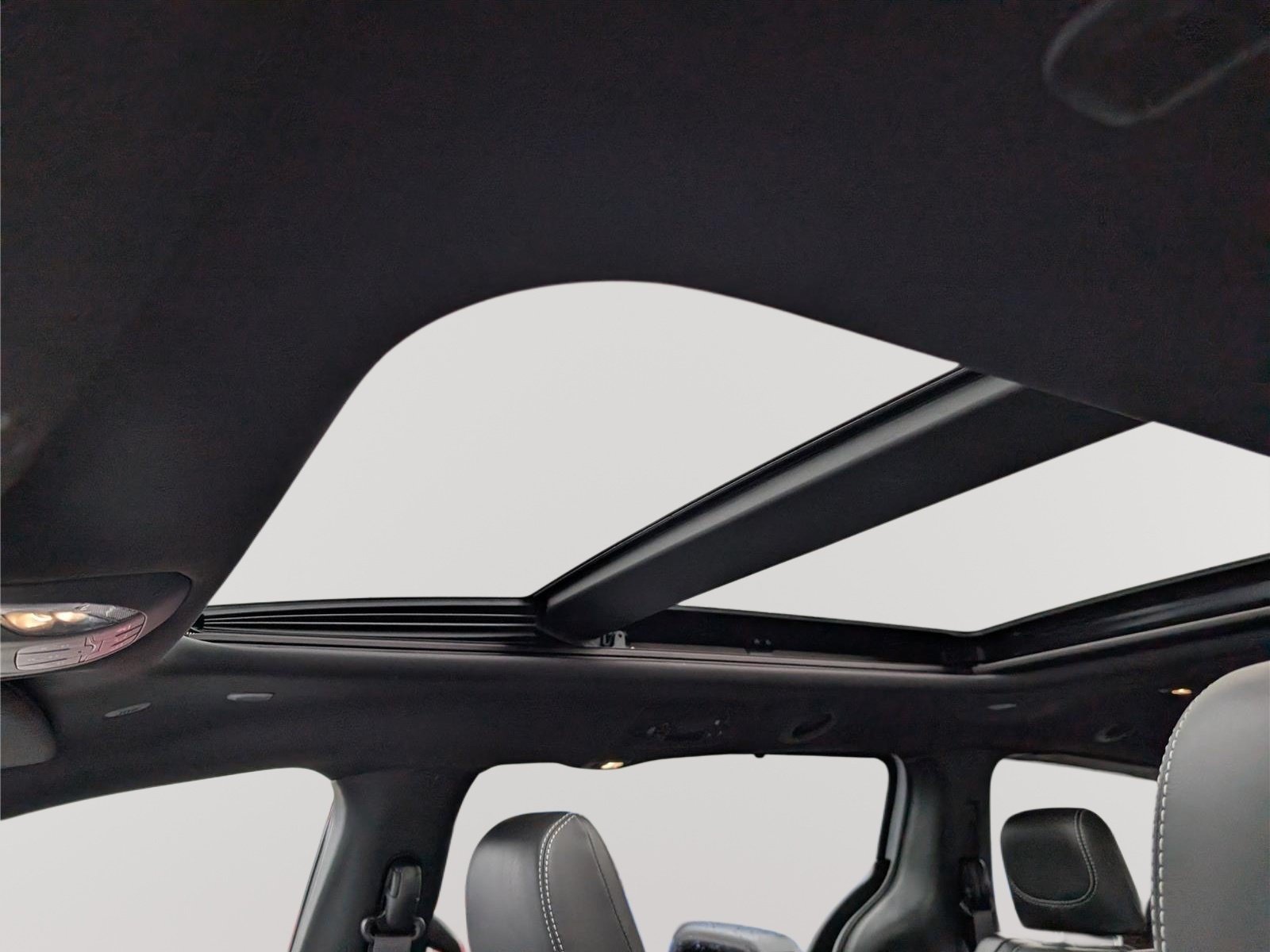New 2027 Chrysler Pacifica Limited FWD image 6