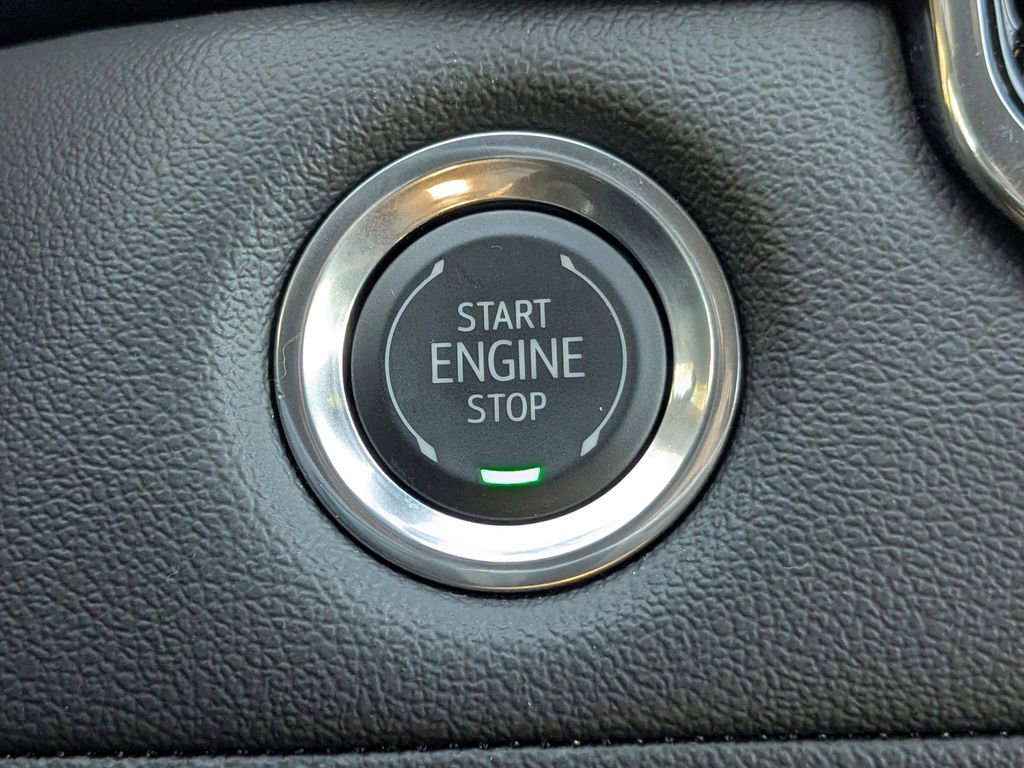 New 2025 Chevrolet Colorado LT w/ LT Convenience Package image 31