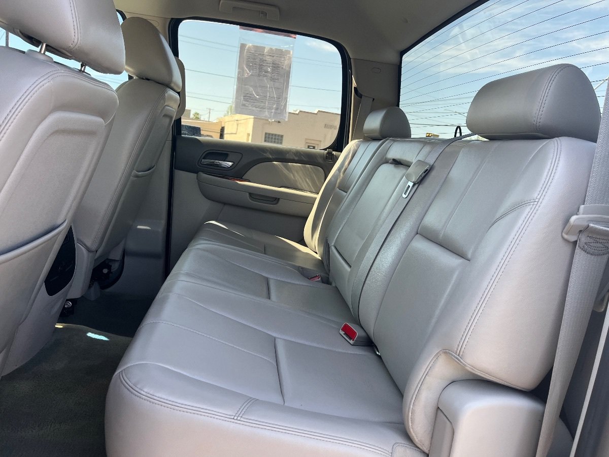 Used 2011 Chevrolet Silverado 3500 LTZ w/ LTZ Plus Package AWD/4WD image 28