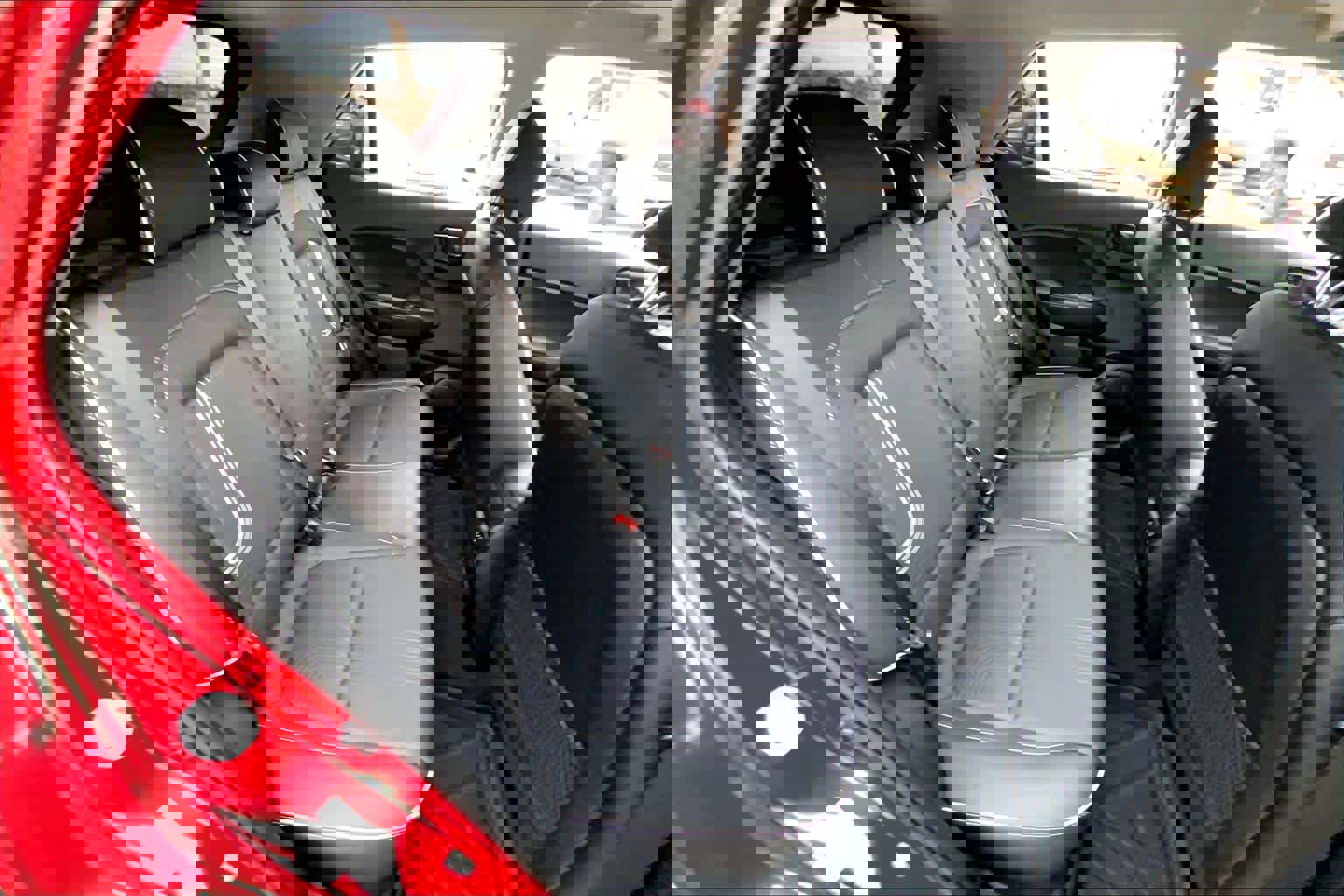 Certified 2025 Hyundai Venue Limited image 19