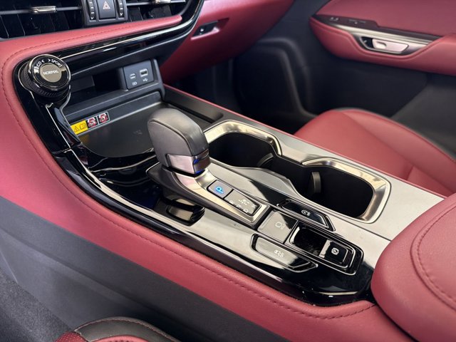 Certified 2025 Lexus NX 250 FWD w/ Towing Package (2000 Lbs) image 21