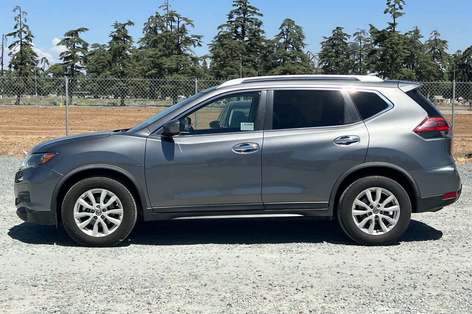 Used 2019 Nissan Rogue S w/ Special Edition Package FWD image 6