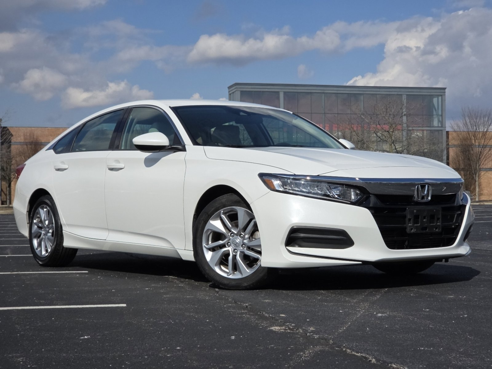 Certified 2018 Honda Accord LX image 2