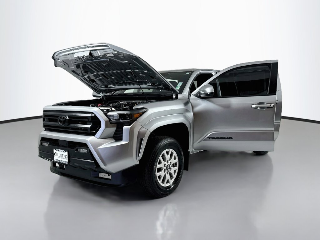 Used 2024 Toyota Tacoma SR5 AWD/4WD image 20
