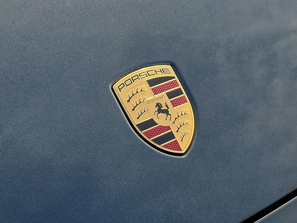 Certified 2025 Porsche Macan 4S Electric image 33