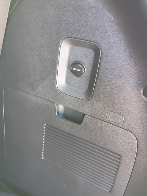 Used 2024 Kia Carnival EX FWD image 32