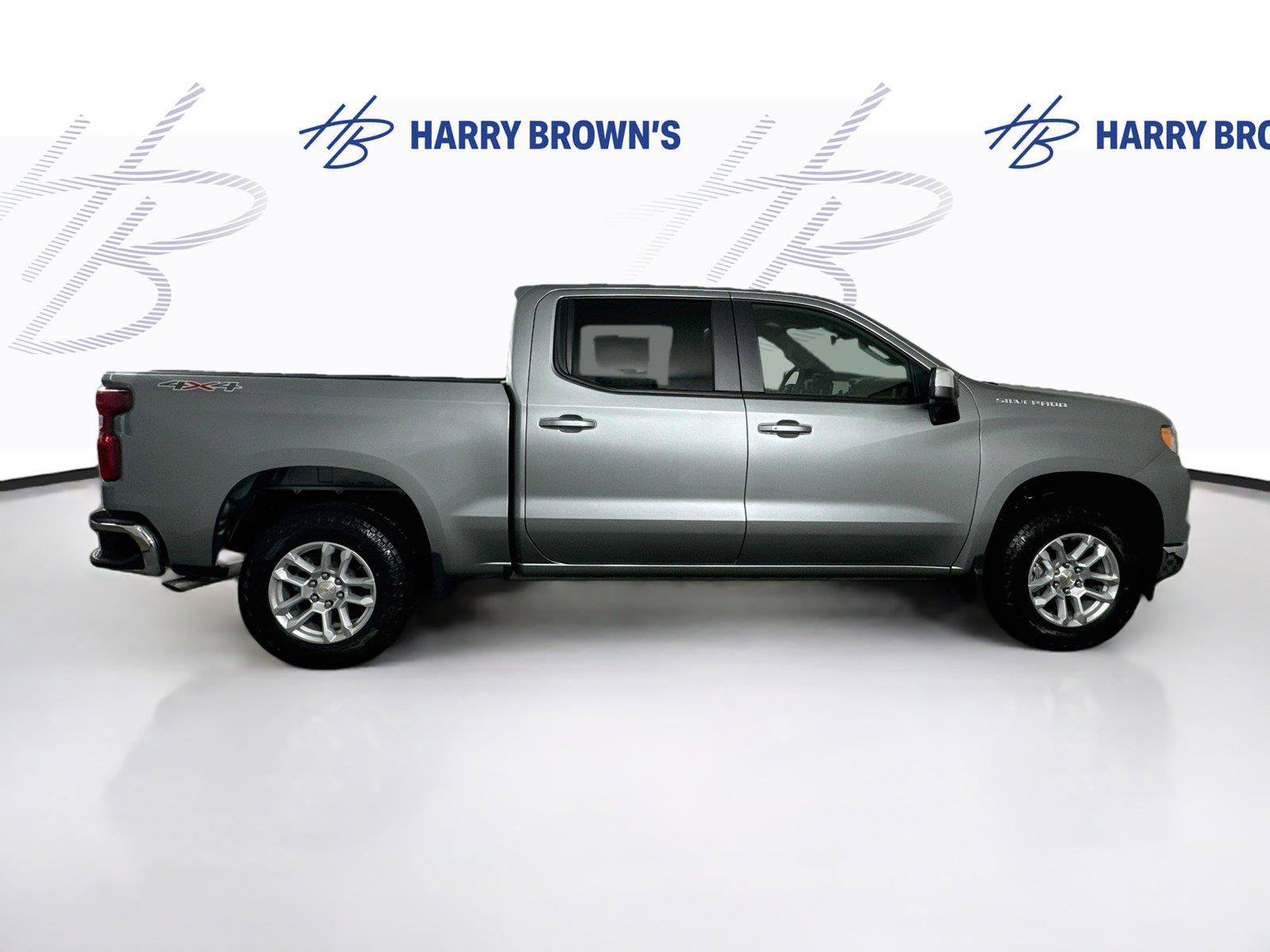 Used 2025 Chevrolet Silverado 1500 LT AWD/4WD image 30
