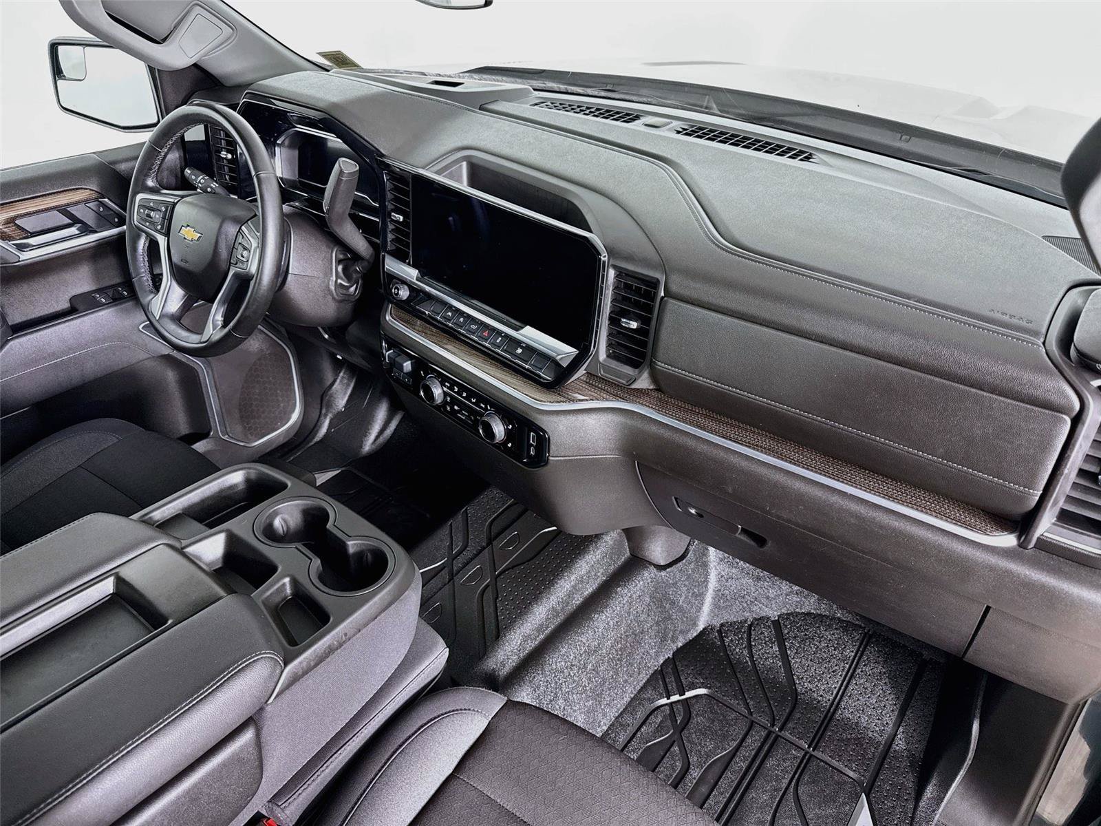 Used 2025 Chevrolet Silverado 1500 LT AWD/4WD image 29