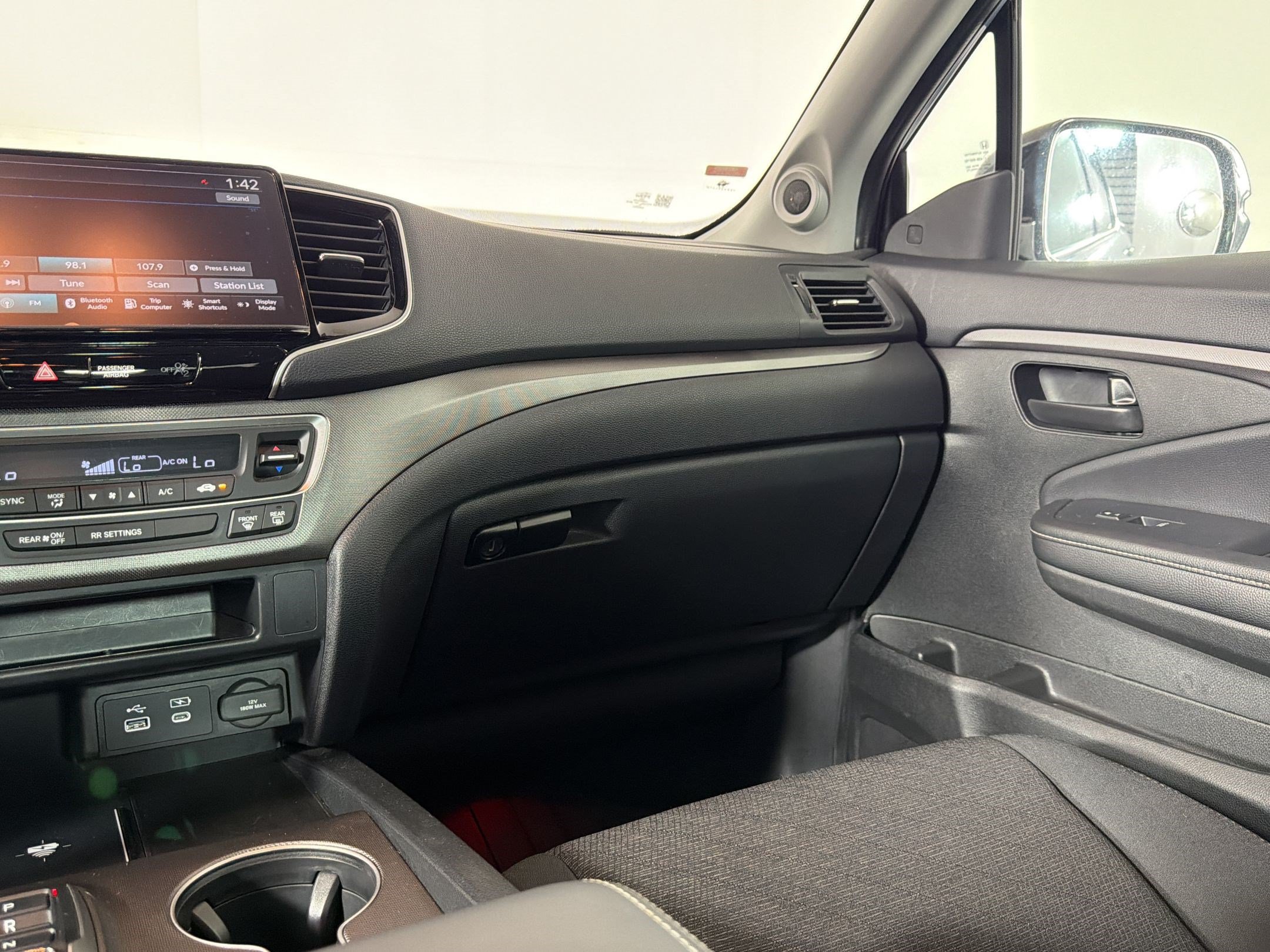 Used 2025 Honda Ridgeline Sport image 27