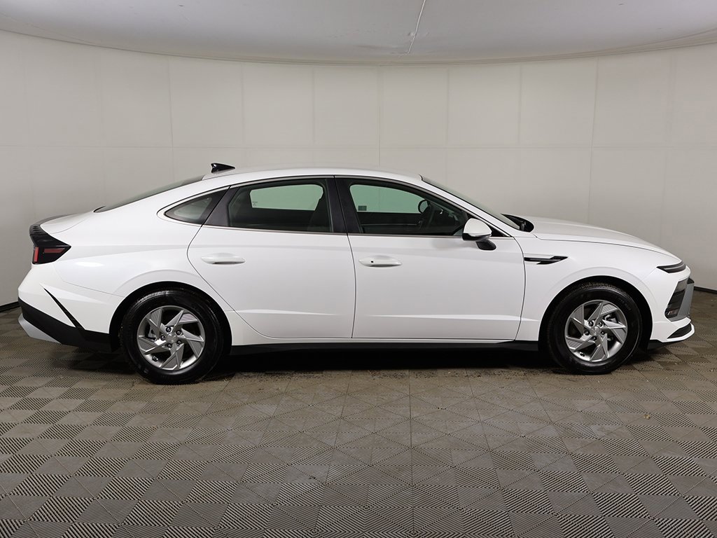 Used 2025 Hyundai Sonata SE image 12