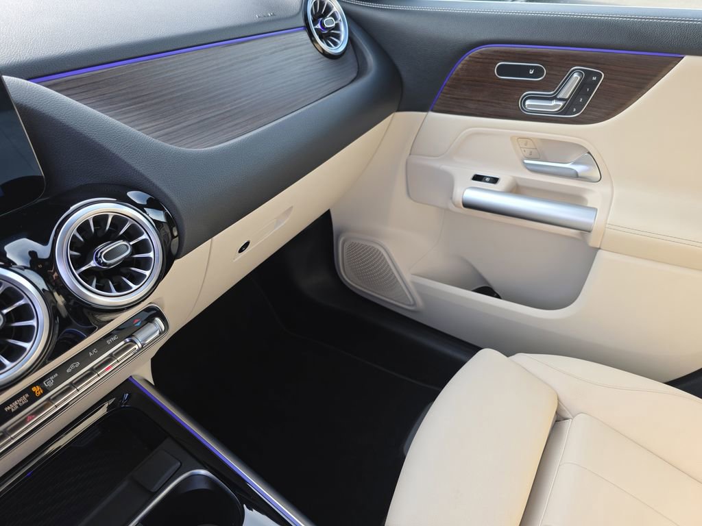 Certified 2025 Mercedes-Benz GLA 250 4MATIC image 31