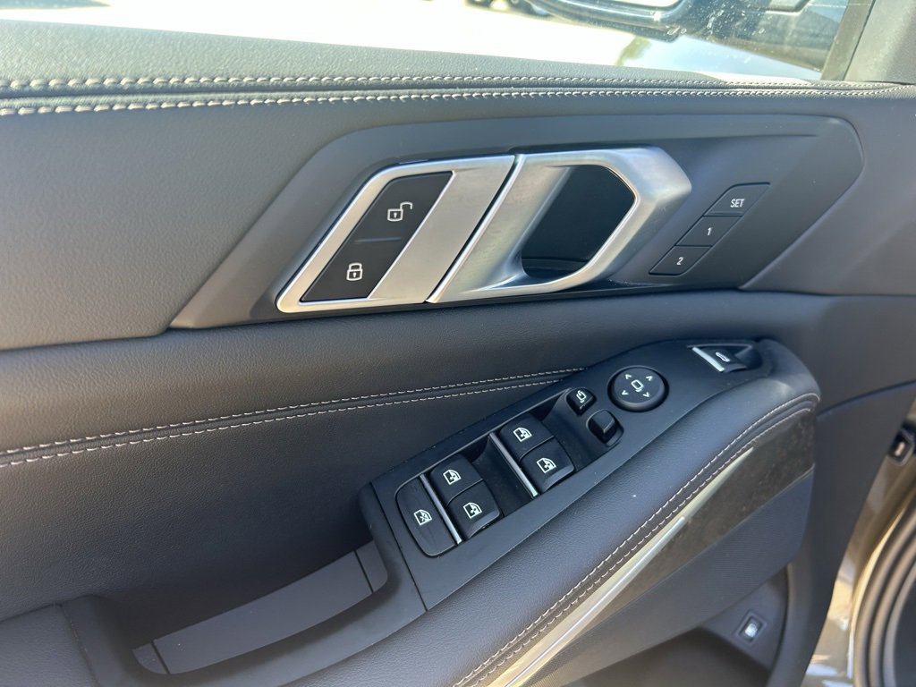 Used 2024 BMW X5 xDrive50e w/ M Sport Package image 11