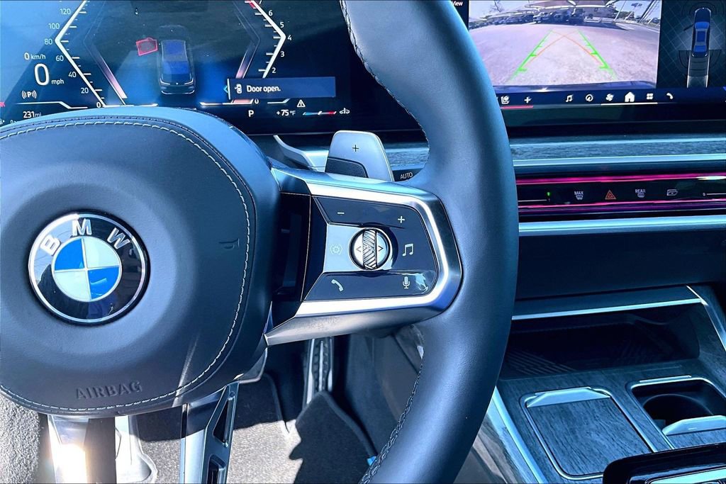 Used 2024 BMW 740i image 25