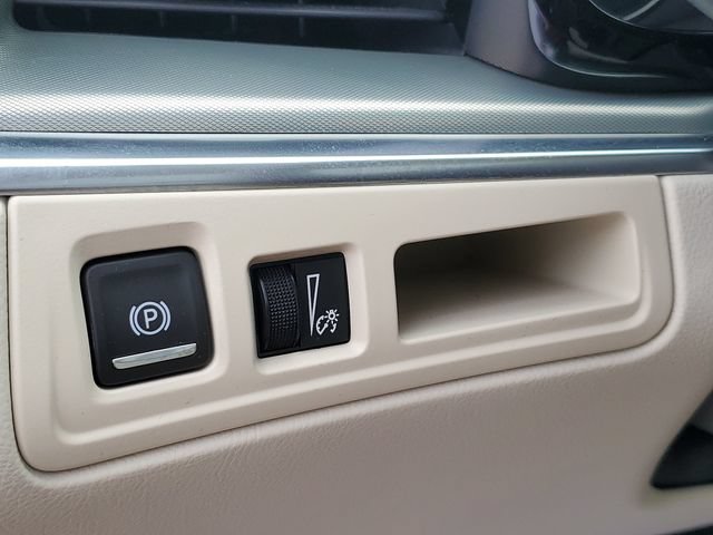 Certified 2024 Cadillac XT5 Premium Luxury w/ LPO, Floor Liner Package AWD/4WD image 9