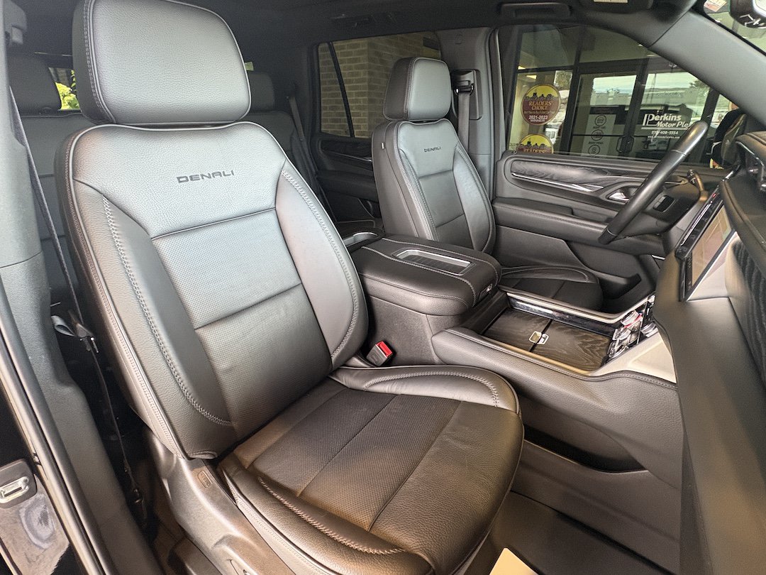 Used 2021 GMC Yukon Denali w/ Denali Premium Package RWD image 30