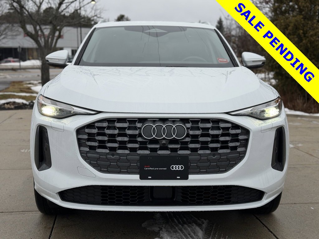 Used 2025 Audi Q5 Premium w/ Convenience Package image 3